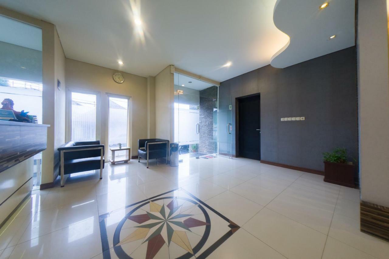 Budget Hotel Ambon Exterior photo